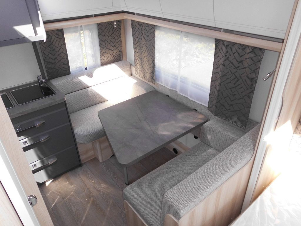 Hobby De Luxe 400 SFe 2025 1500kg. Hobby De Luxe 400 SFe Lagerabverkauf! - Lakókocsi: 5 kép. Hobby De Luxe 400 SFe 2025 1500kg. Hobby De Luxe 400 SFe Lagerabverkauf! - Lakókocsi: 5 kép.