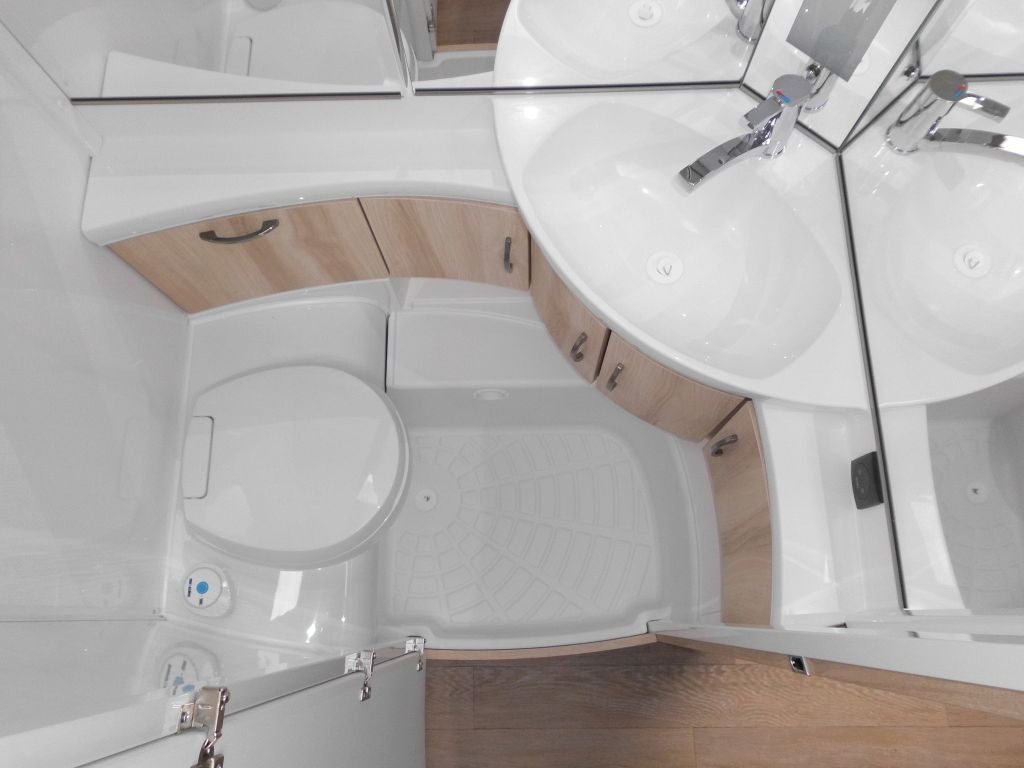 Lakókocsi Hobby De Luxe 515 UHK 2025 PICO Hubbett+K.Betten: 15 kép.