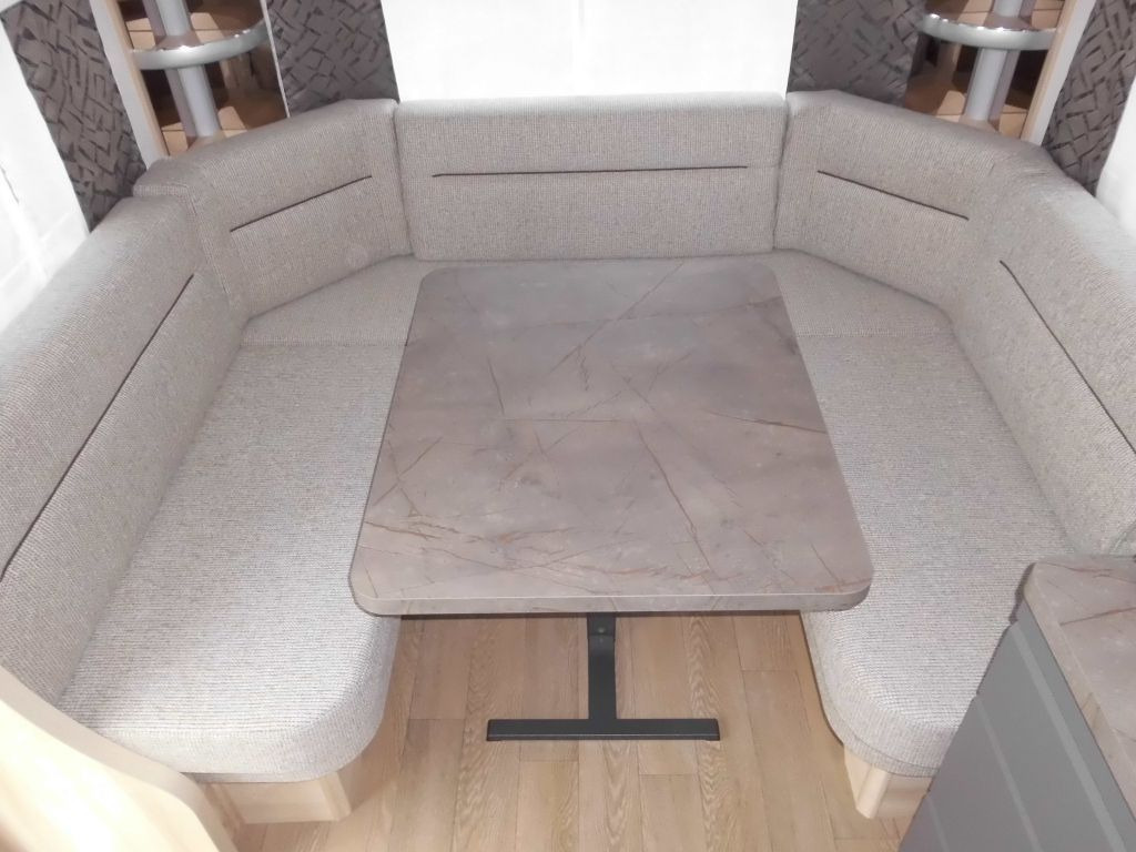 Hobby De Luxe 515 UHL mit Extras, Lagerabverkauf! - Lakókocsi: 5 kép. Hobby De Luxe 515 UHL mit Extras, Lagerabverkauf! - Lakókocsi: 5 kép.