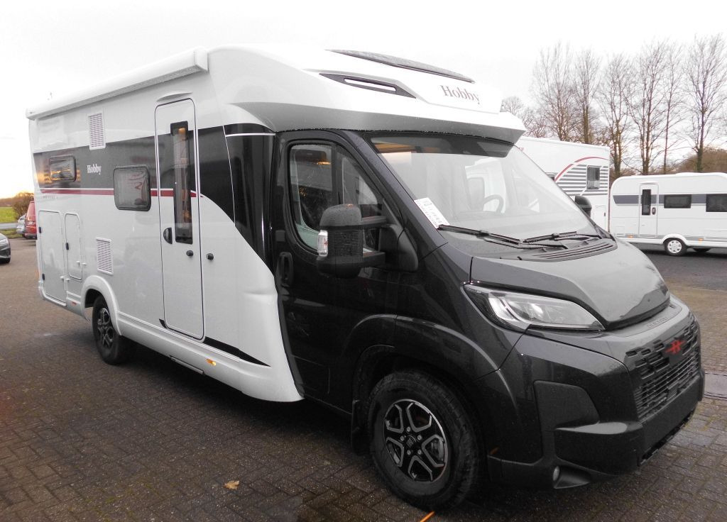 Hobby PRESTIGE T 710 GE 2026 180PS Autom. Voll LED +++ - Félintegrált lakóautó: 1 kép. Hobby PRESTIGE T 710 GE 2026 180PS Autom. Voll LED +++ - Félintegrált lakóautó: 1 kép.