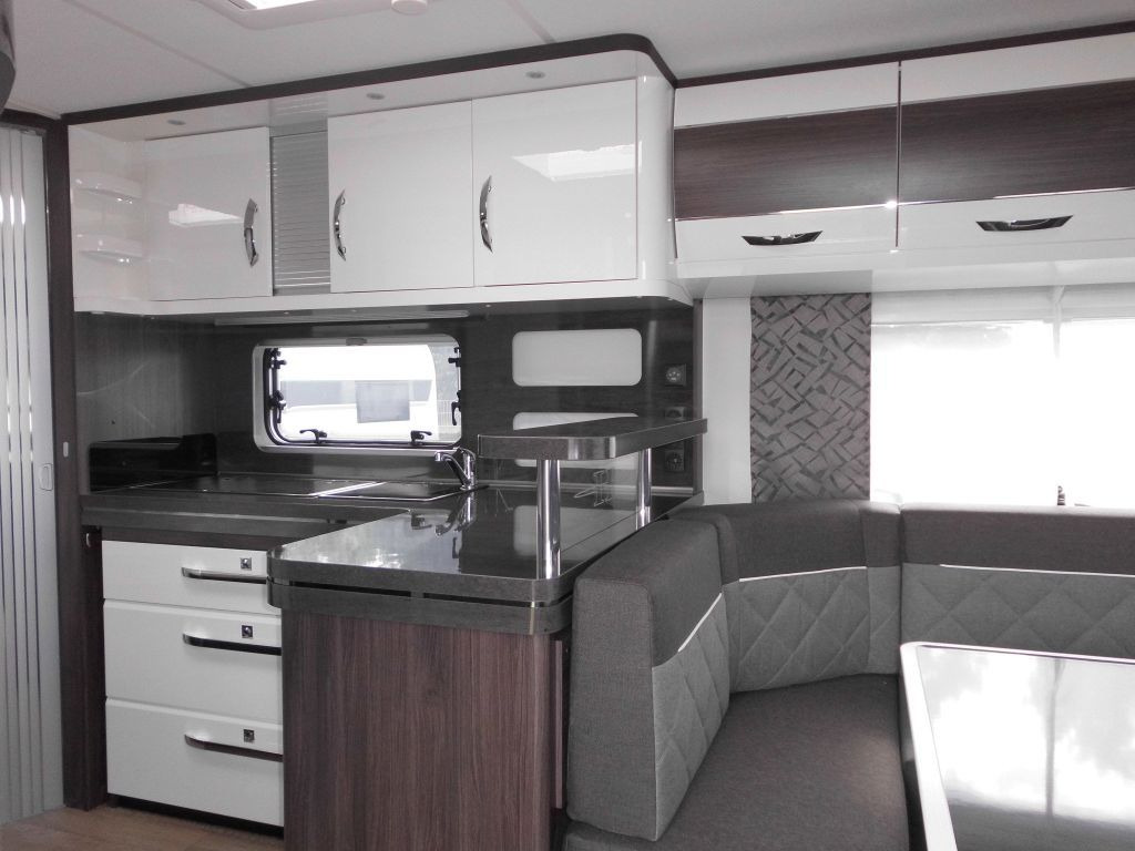 Hobby Prestige 560 FC 2025 %Lagerabverkauf% - Lakókocsi: 1 kép. Hobby Prestige 560 FC 2025 %Lagerabverkauf% - Lakókocsi: 1 kép.