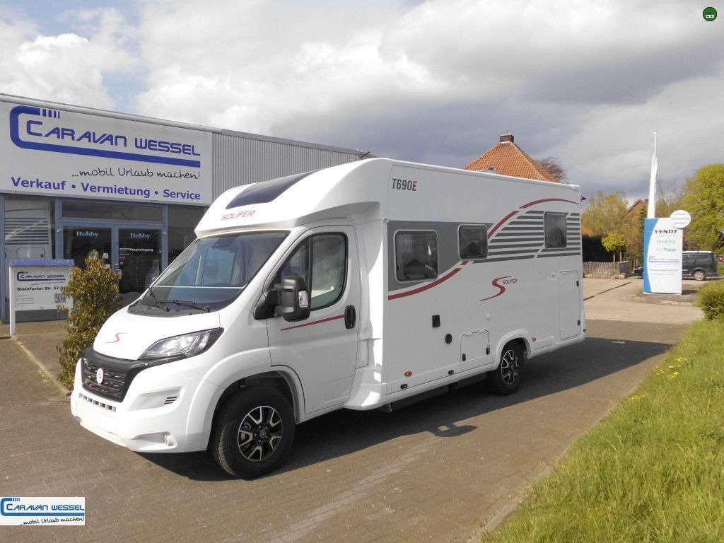 Solifer Emotion T 690 E Modell 2024 - Félintegrált lakóautó: 3 kép. Solifer Emotion T 690 E Modell 2024 - Félintegrált lakóautó: 3 kép.