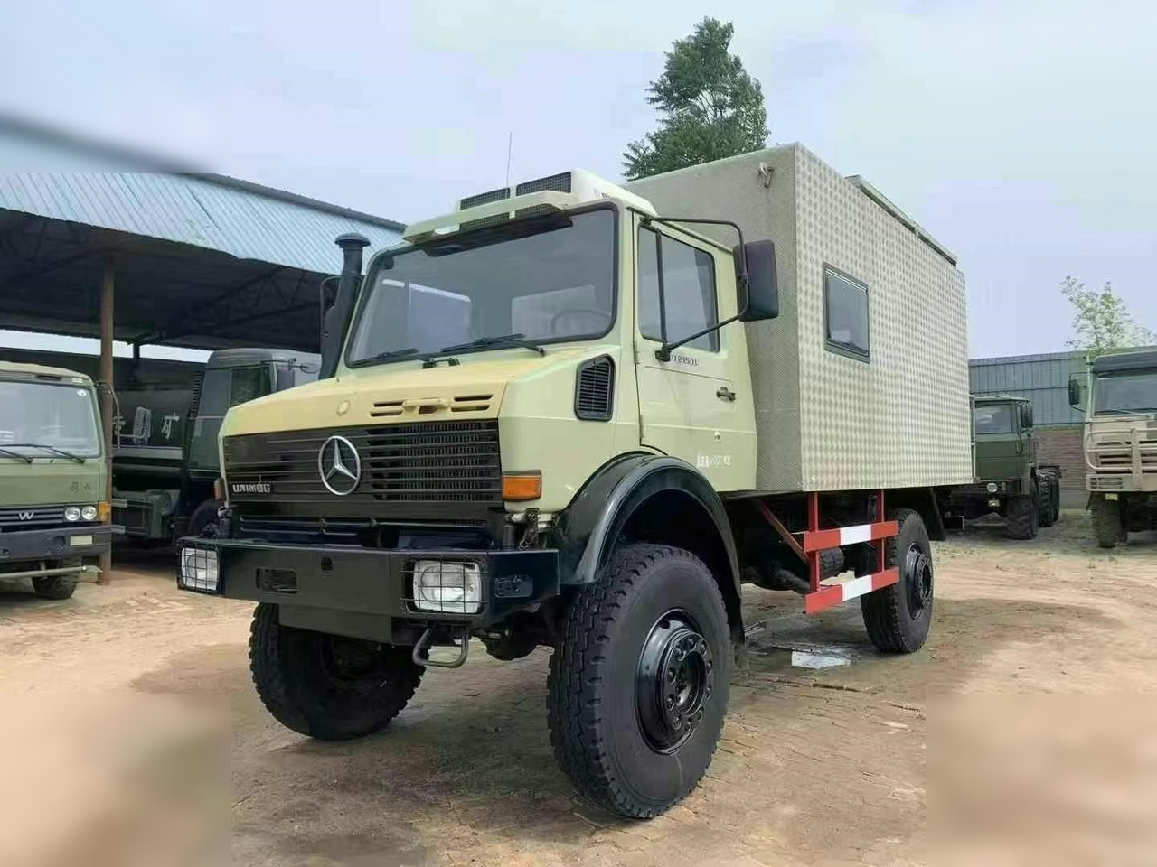 1995 MERCEDES-BENZ UNIMOG 2150 - Alvaz teherautó: 1 kép. 1995 MERCEDES-BENZ UNIMOG 2150 - Alvaz teherautó: 1 kép.
