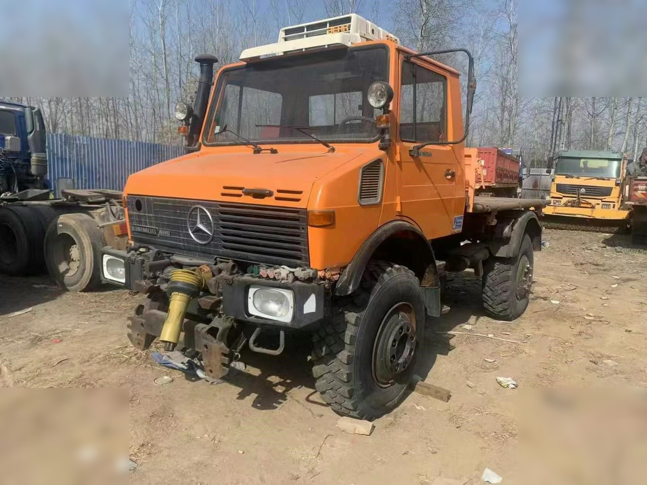 1998 MERCEDES-BENZ UNIMOG 1650 - Alvaz teherautó: 2 kép. 1998 MERCEDES-BENZ UNIMOG 1650 - Alvaz teherautó: 2 kép.
