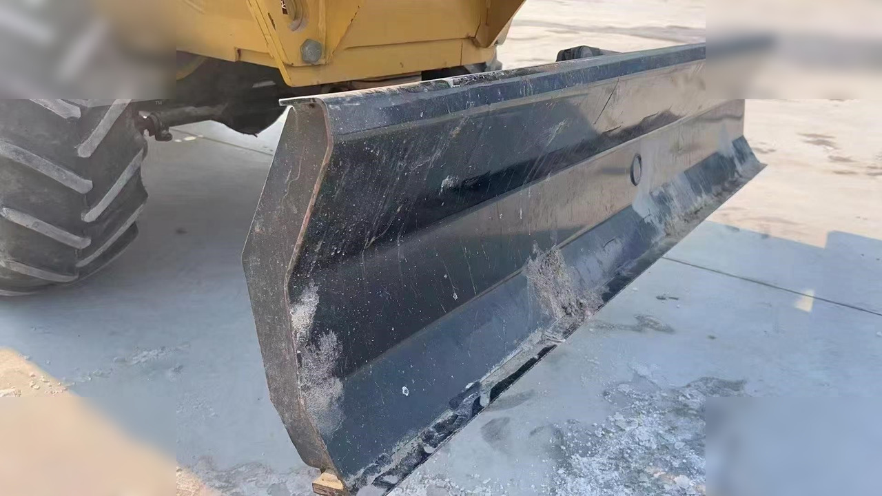 2001 VERMEER V4150A - Árokásó: 4 kép. 2001 VERMEER V4150A - Árokásó: 4 kép.