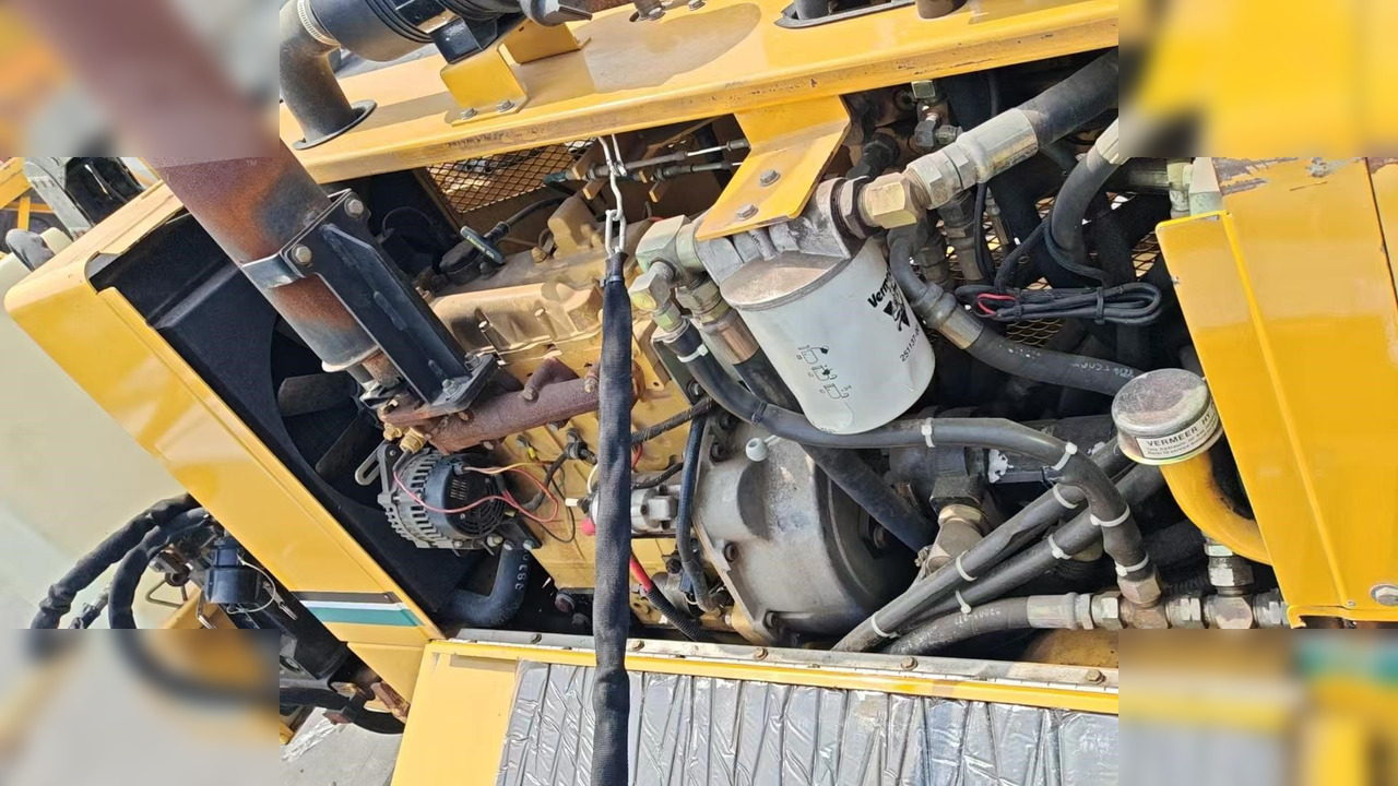 2002 VERMEER NAVIGATOR D10X15 - Irányított fúrógép: 3 kép. 2002 VERMEER NAVIGATOR D10X15 - Irányított fúrógép: 3 kép.