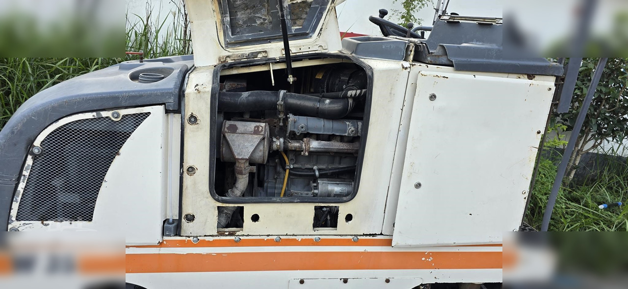 2005 WIRTGEN W35DC - Aszfaltmaró: 5 kép. 2005 WIRTGEN W35DC - Aszfaltmaró: 5 kép.