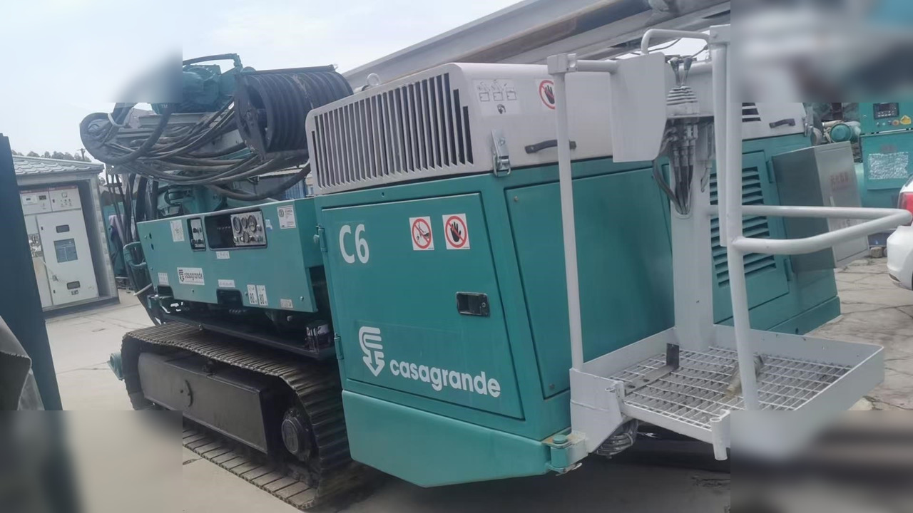 2007 CASAGRANDE C6 - Fúrógép: 1 kép. 2007 CASAGRANDE C6 - Fúrógép: 1 kép.