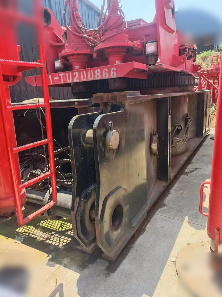 2009 MANITOWOC 18000 - Lánctalpas daru: 4 kép. 2009 MANITOWOC 18000 - Lánctalpas daru: 4 kép.