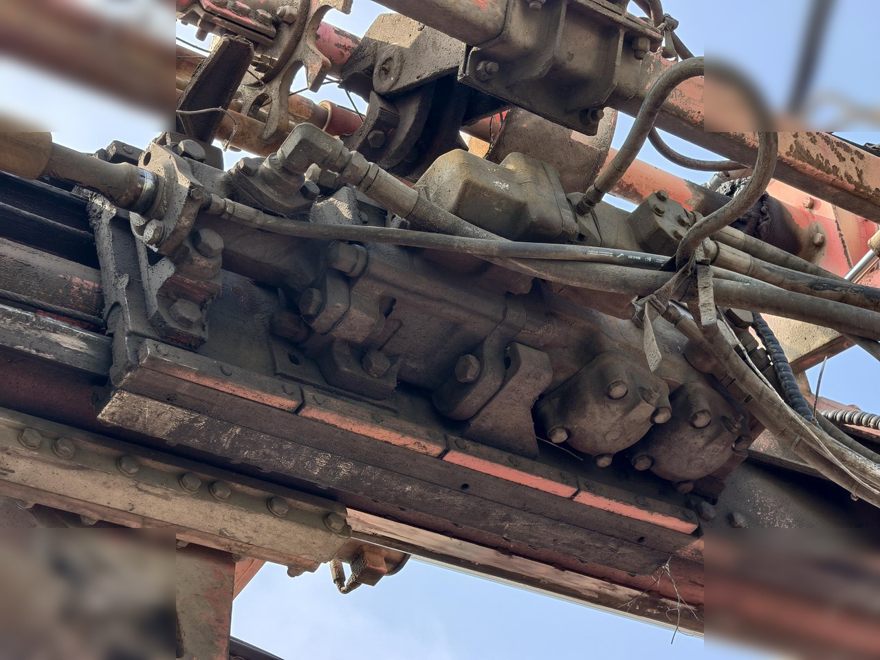 2010 SANDVIK DP1100I - Fúrógép: 3 kép. 2010 SANDVIK DP1100I - Fúrógép: 3 kép.