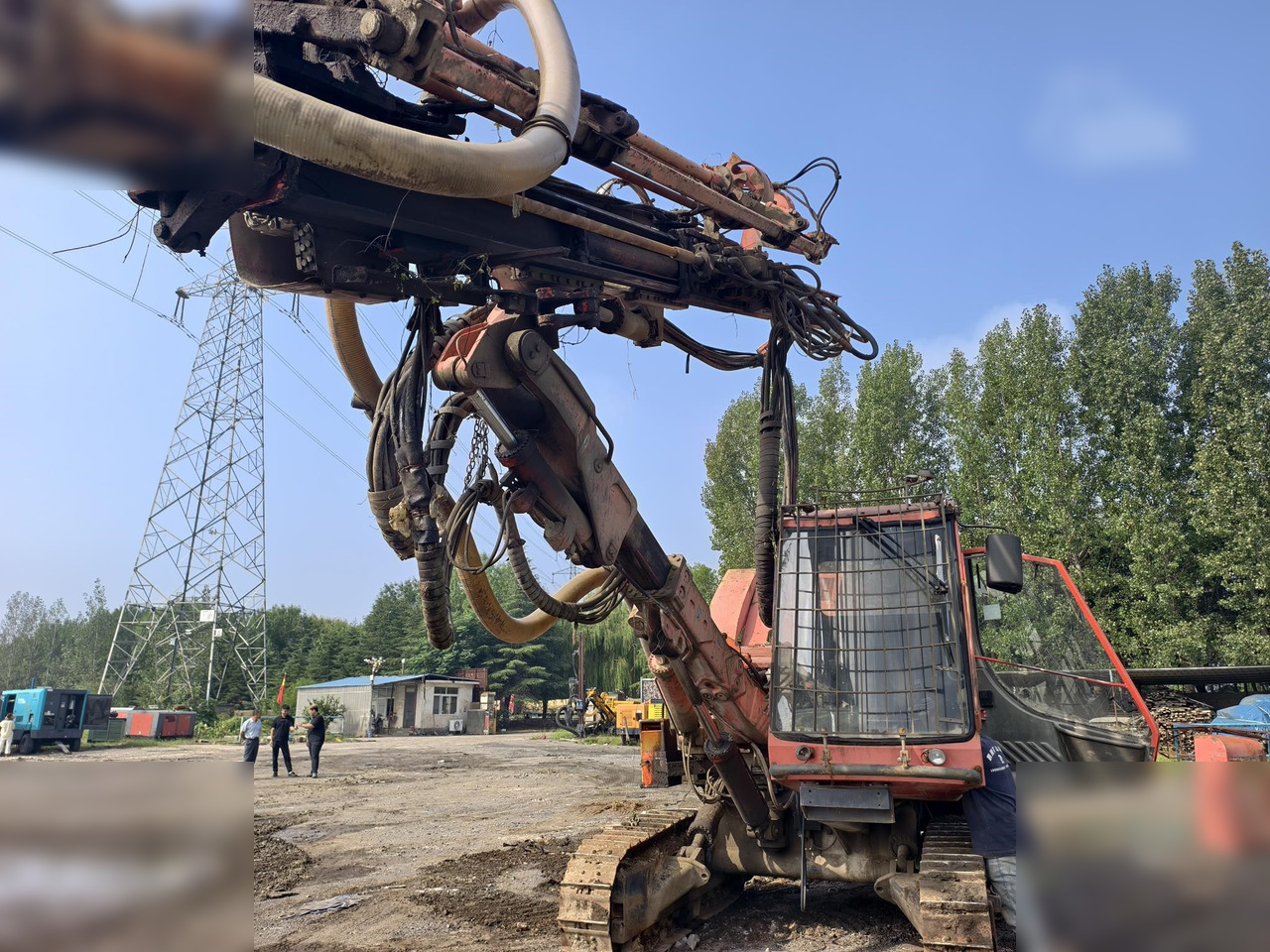 2010 SANDVIK DP1100I - Fúrógép: 2 kép. 2010 SANDVIK DP1100I - Fúrógép: 2 kép.