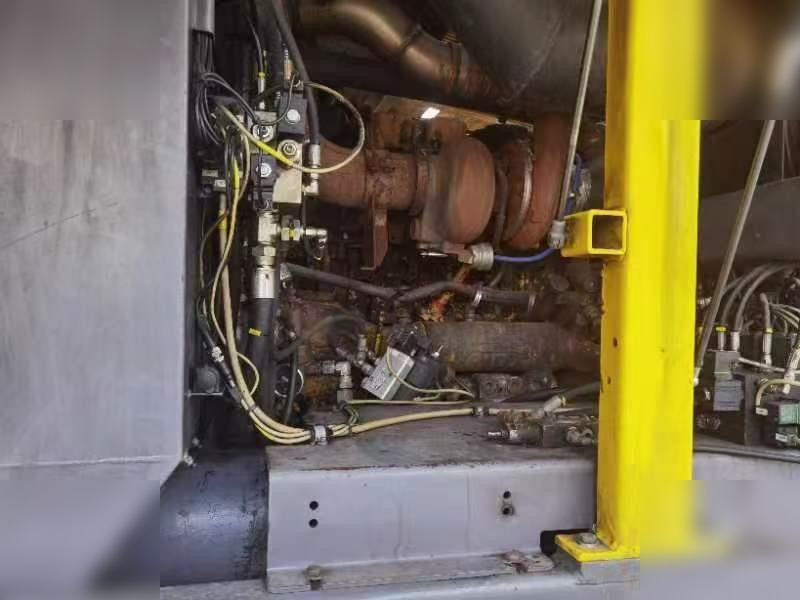 2011 ATLAS COPCO ROC L8-30 - Fúrógép: 5 kép. 2011 ATLAS COPCO ROC L8-30 - Fúrógép: 5 kép.