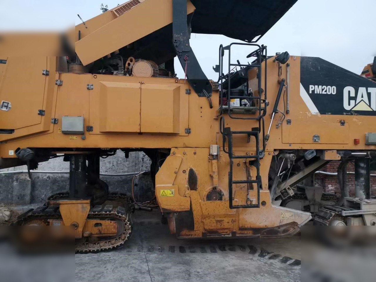 2011 CATERPILLAR PM-200 - Aszfaltmaró: 5 kép. 2011 CATERPILLAR PM-200 - Aszfaltmaró: 5 kép.