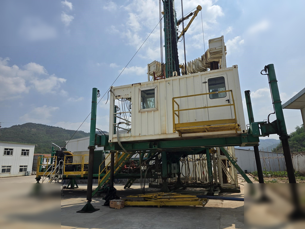 2011 DRILLMEC G75 - Fúrógép: 2 kép. 2011 DRILLMEC G75 - Fúrógép: 2 kép.