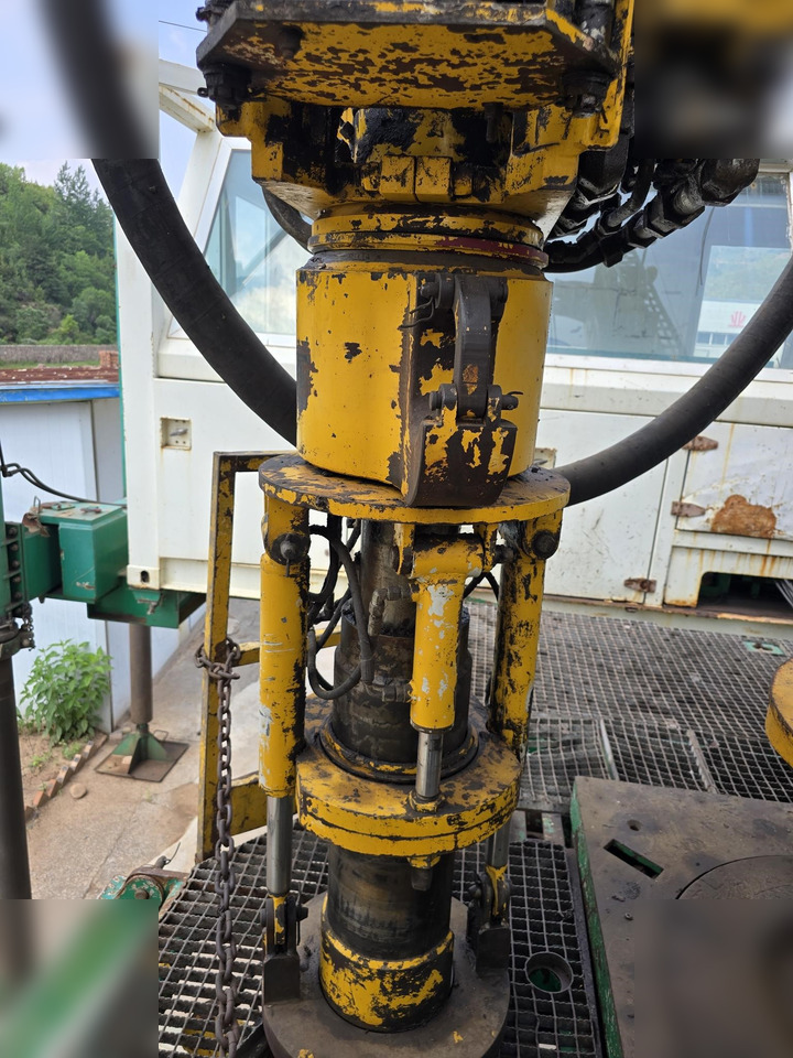 2011 DRILLMEC G75 - Fúrógép: 3 kép. 2011 DRILLMEC G75 - Fúrógép: 3 kép.