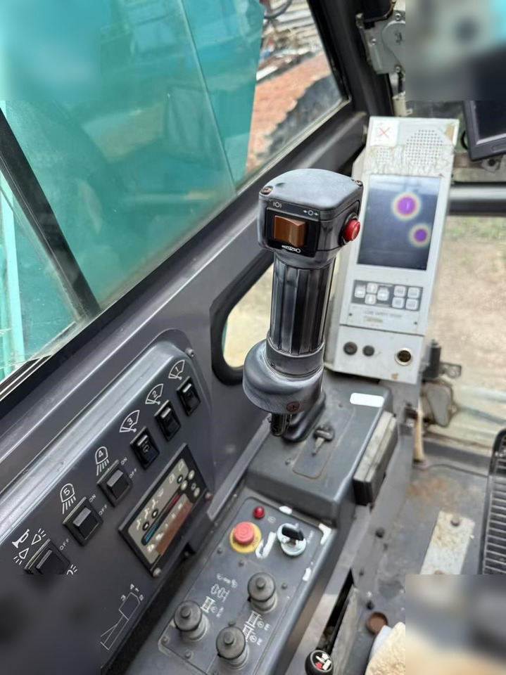 2011 KOBELCO CKE900-1F - Lánctalpas daru: 2 kép. 2011 KOBELCO CKE900-1F - Lánctalpas daru: 2 kép.