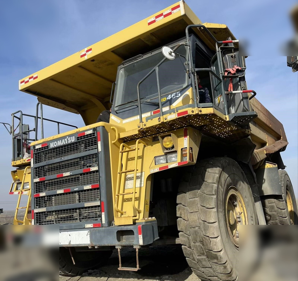 2011 KOMATSU HD465-7 - Bánya teherautó: 2 kép. 2011 KOMATSU HD465-7 - Bánya teherautó: 2 kép.