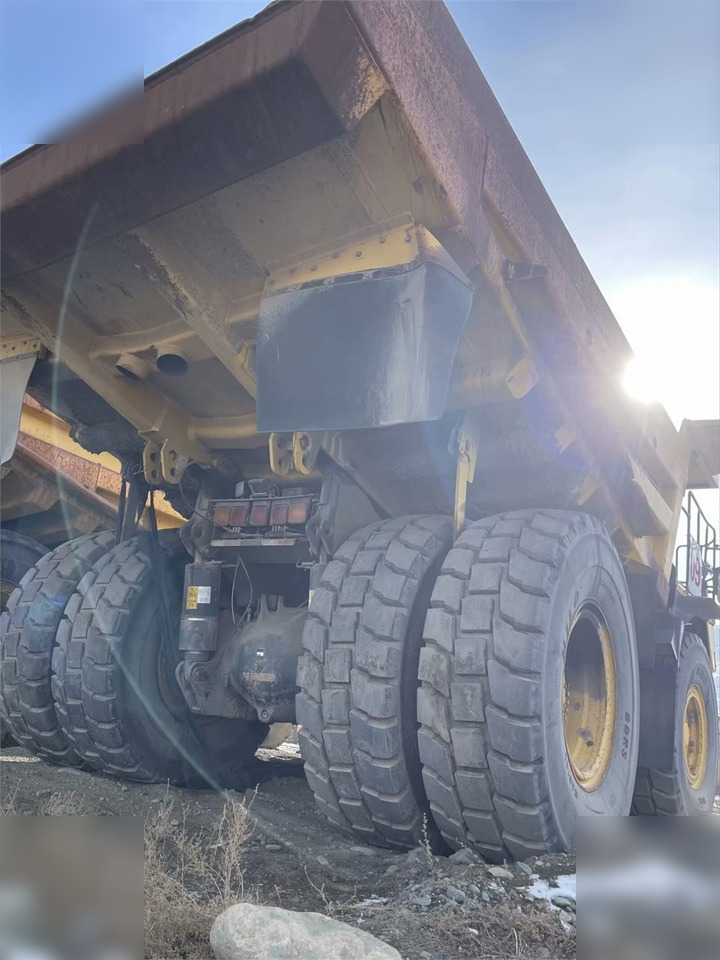 2011 KOMATSU HD465-7 - Bánya teherautó: 5 kép. 2011 KOMATSU HD465-7 - Bánya teherautó: 5 kép.