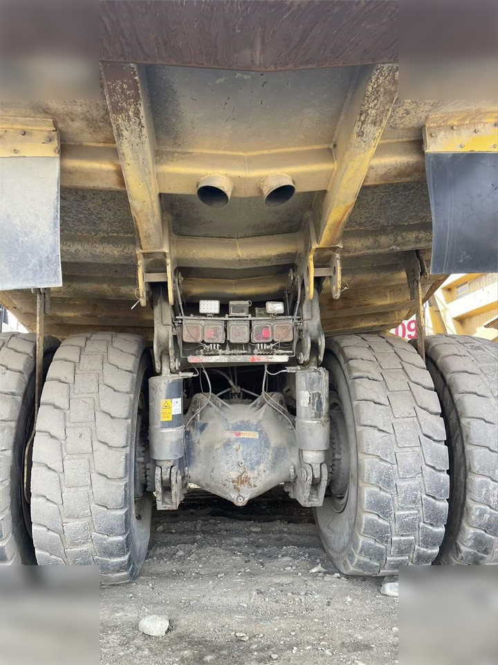 2011 KOMATSU HD465-7 - Bánya teherautó: 4 kép. 2011 KOMATSU HD465-7 - Bánya teherautó: 4 kép.