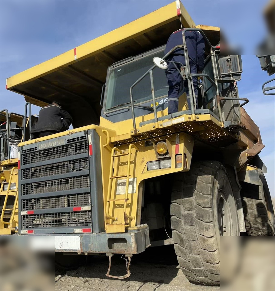 2011 KOMATSU HD465-7 - Bánya teherautó: 1 kép. 2011 KOMATSU HD465-7 - Bánya teherautó: 1 kép.