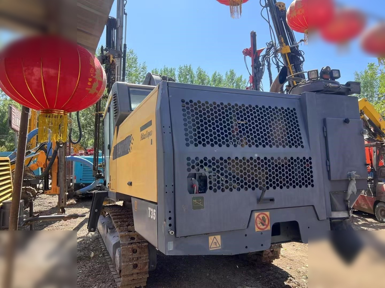 2012 ATLAS COPCO FLEXIROC T35-11 - Fúrógép: 2 kép. 2012 ATLAS COPCO FLEXIROC T35-11 - Fúrógép: 2 kép.