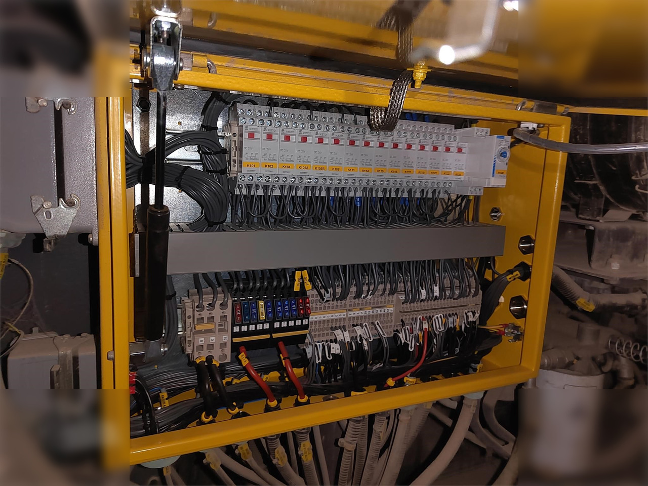 2013 ATLAS COPCO BOLTEC MD - Fúrógép: 3 kép. 2013 ATLAS COPCO BOLTEC MD - Fúrógép: 3 kép.