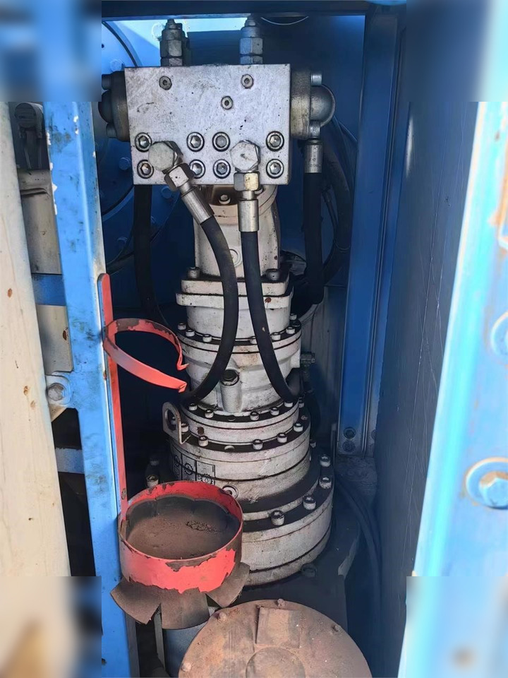 2013 SOILMEC SR100 - Fúrógép: 5 kép. 2013 SOILMEC SR100 - Fúrógép: 5 kép.