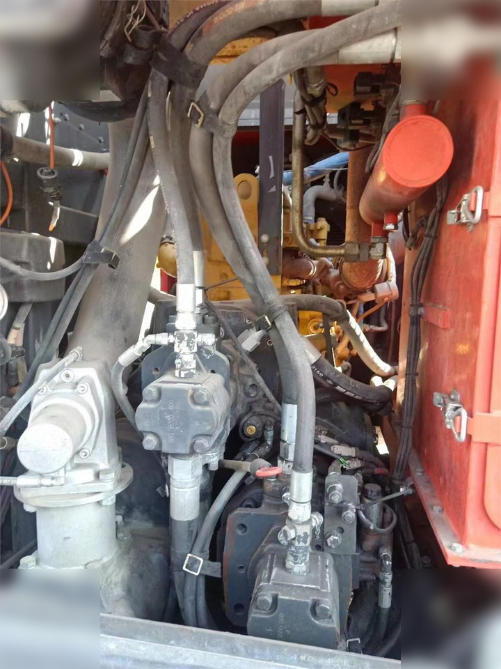 2014 SANDVIK DP1500I - Fúrógép: 4 kép. 2014 SANDVIK DP1500I - Fúrógép: 4 kép.