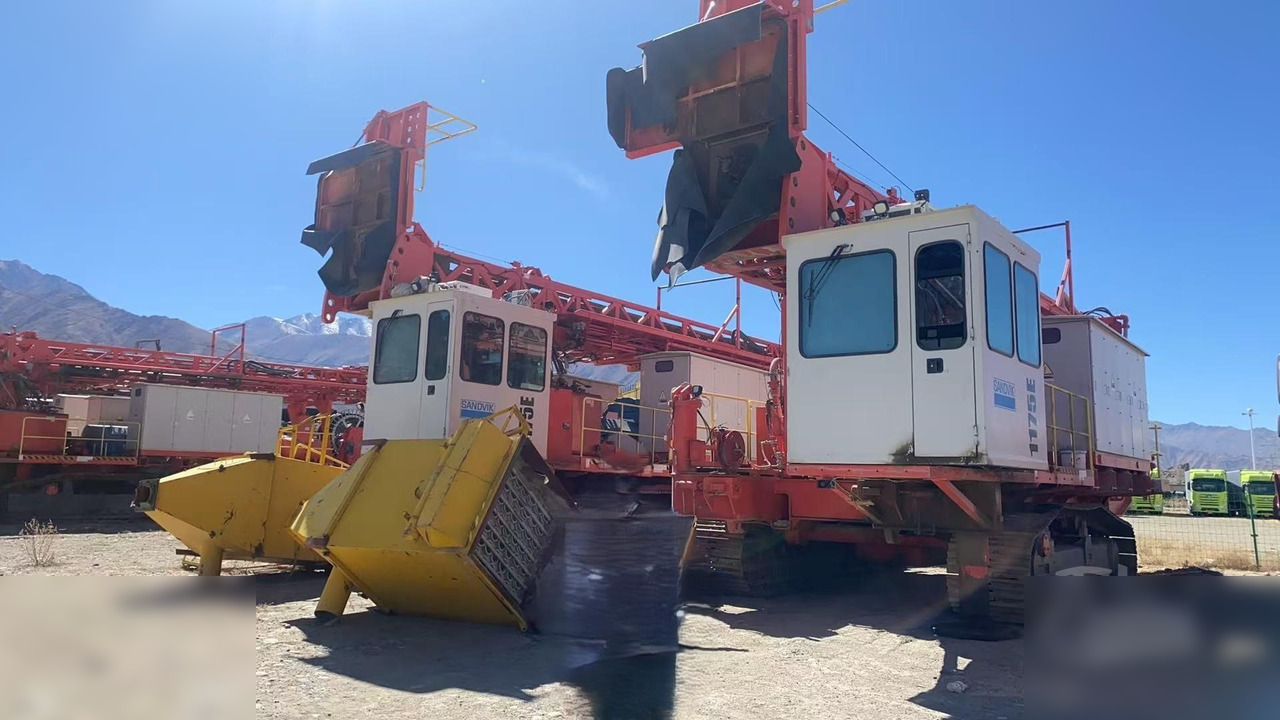 2016 SANDVIK 1175E - Fúrógép: 1 kép. 2016 SANDVIK 1175E - Fúrógép: 1 kép.