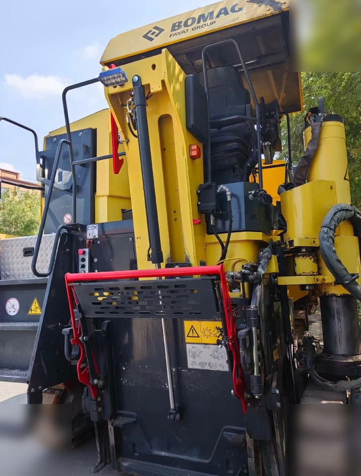 2017 BOMAG BM1000/35 - Aszfaltmaró: 5 kép. 2017 BOMAG BM1000/35 - Aszfaltmaró: 5 kép.