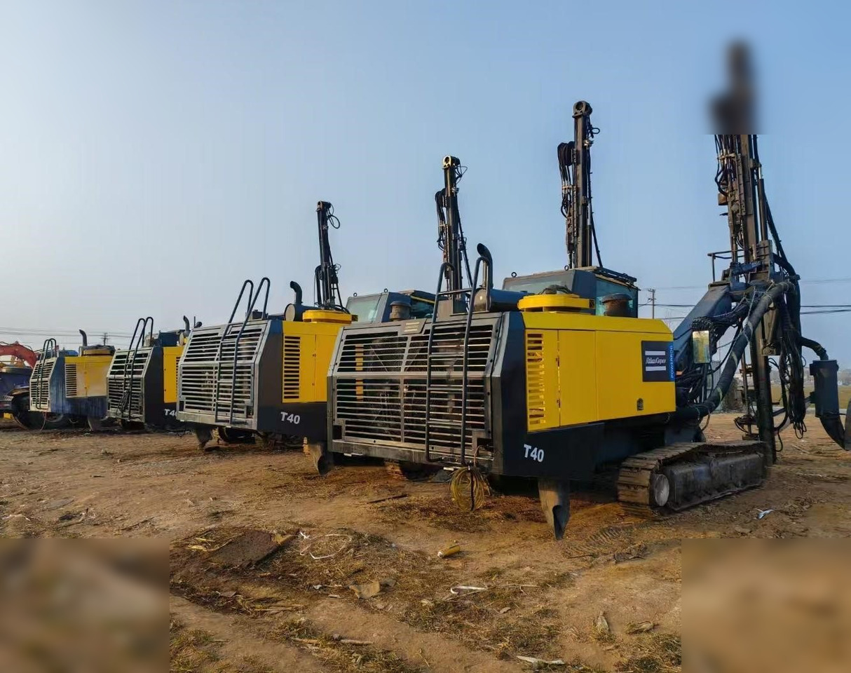 2018 ATLAS COPCO POWERROC T40 - Fúrógép: 2 kép. 2018 ATLAS COPCO POWERROC T40 - Fúrógép: 2 kép.