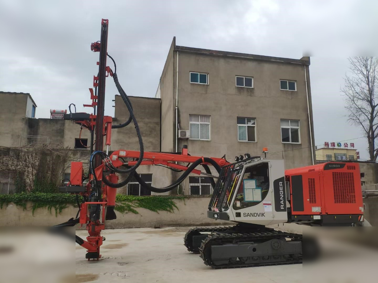 2022 SANDVIK DX800 - Fúrógép: 3 kép. 2022 SANDVIK DX800 - Fúrógép: 3 kép.