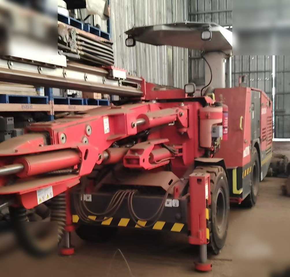 2023 SANDVIK DD2710 - Irányított fúrógép: 3 kép. 2023 SANDVIK DD2710 - Irányított fúrógép: 3 kép.