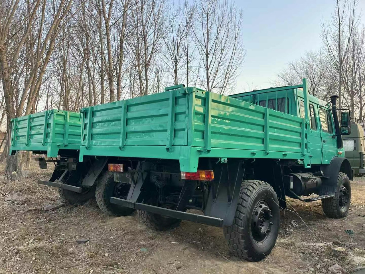 MERCEDES-BENZ UNIMOG U5000 - Teherautó: 3 kép. MERCEDES-BENZ UNIMOG U5000 - Teherautó: 3 kép.