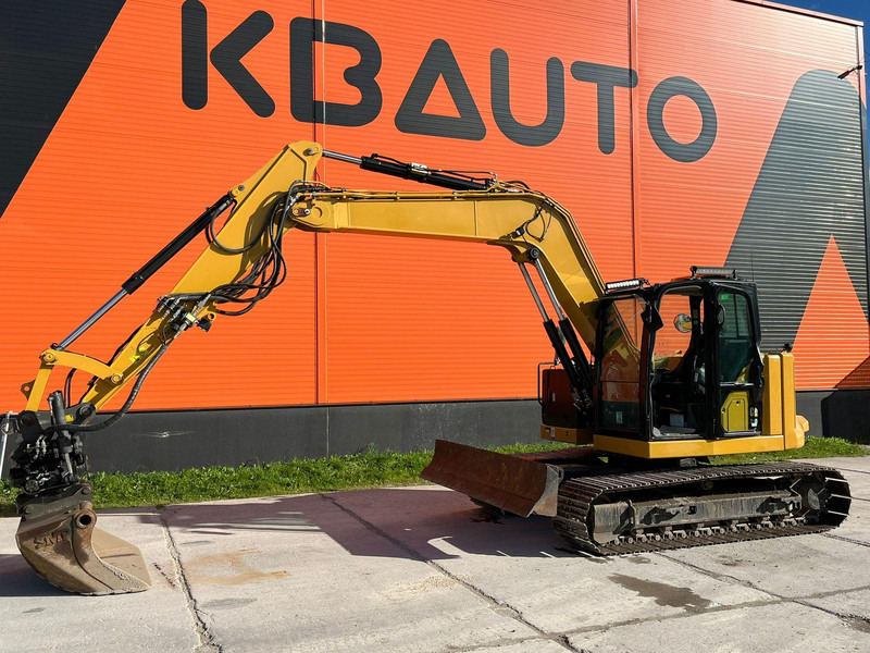 Caterpillar 310-07 + 2 BUCKETS / ROTOTILT / AC / CENTRAL LUBRICATION - Lánctalpas kotró: 1 kép. Caterpillar 310-07 + 2 BUCKETS / ROTOTILT / AC / CENTRAL LUBRICATION - Lánctalpas kotró: 1 kép.