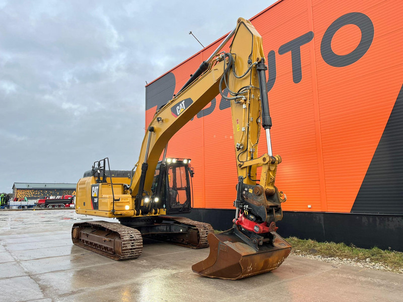 Caterpillar 326 FL 3D / ROTOTILT / AC / CENTRAL LUBRICATION / AUXILIARY HEATER - Lánctalpas kotró: 4 kép. Caterpillar 326 FL 3D / ROTOTILT / AC / CENTRAL LUBRICATION / AUXILIARY HEATER - Lánctalpas kotró: 4 kép.