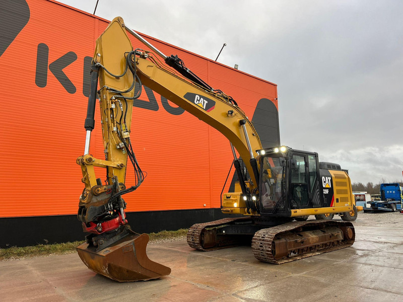 Caterpillar 326 FL 3D / ROTOTILT / AC / CENTRAL LUBRICATION / AUXILIARY HEATER - Lánctalpas kotró: 2 kép. Caterpillar 326 FL 3D / ROTOTILT / AC / CENTRAL LUBRICATION / AUXILIARY HEATER - Lánctalpas kotró: 2 kép.