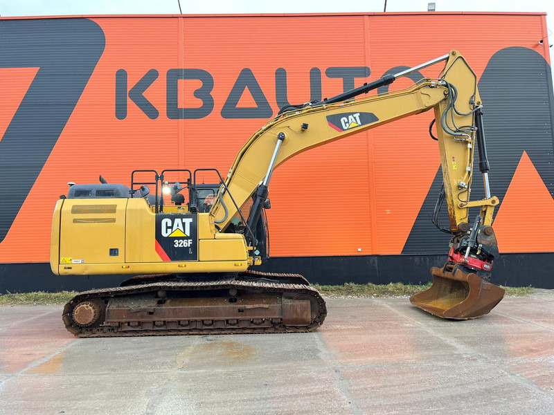 Caterpillar 326 FL 3D / ROTOTILT / AC / CENTRAL LUBRICATION / AUXILIARY HEATER - Lánctalpas kotró: 5 kép. Caterpillar 326 FL 3D / ROTOTILT / AC / CENTRAL LUBRICATION / AUXILIARY HEATER - Lánctalpas kotró: 5 kép.