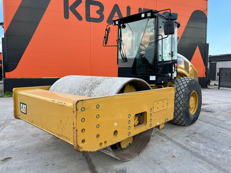 Caterpillar CS 76 B AC - Henger: 2 kép. Caterpillar CS 76 B AC - Henger: 2 kép.