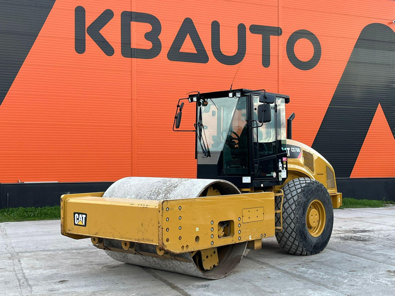Caterpillar CS 76 B AC - Henger: 1 kép. Caterpillar CS 76 B AC - Henger: 1 kép.