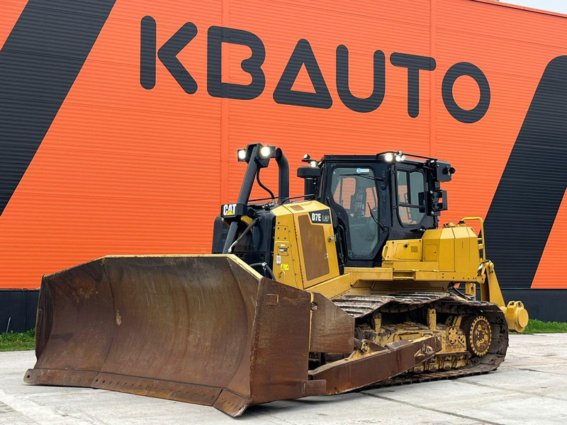 Caterpillar D7E LGP RIPPER / AC - Buldózer: 1 kép. Caterpillar D7E LGP RIPPER / AC - Buldózer: 1 kép.