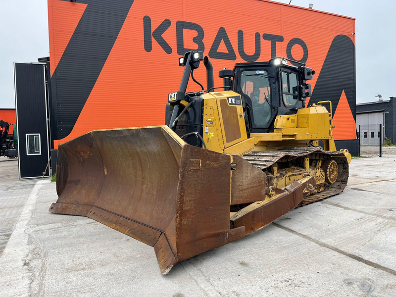 Caterpillar D7E LGP RIPPER / AC - Buldózer: 2 kép. Caterpillar D7E LGP RIPPER / AC - Buldózer: 2 kép.
