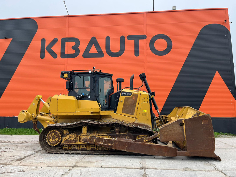 Caterpillar D7E LGP RIPPER / AC - Buldózer: 5 kép. Caterpillar D7E LGP RIPPER / AC - Buldózer: 5 kép.