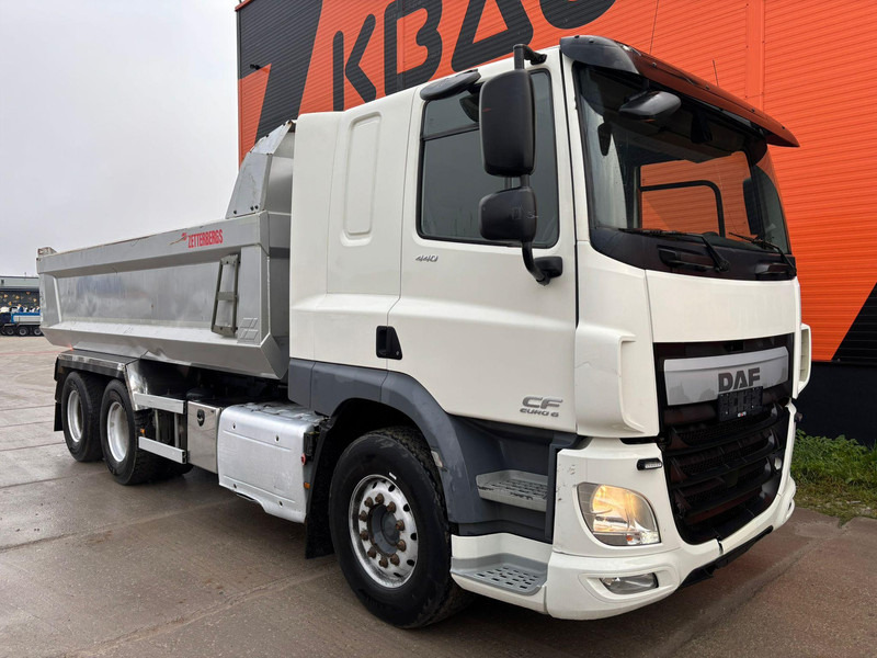 DAF CF 440 6x2 BOX L=5620 mm - Billenőplatós teherautó: 4 kép. DAF CF 440 6x2 BOX L=5620 mm - Billenőplatós teherautó: 4 kép.
