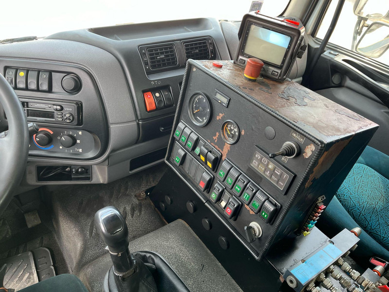 Utcaseprő gép DAF LF 55.180 4x2 Schmidt SK 600 Dual LP: 20 kép.