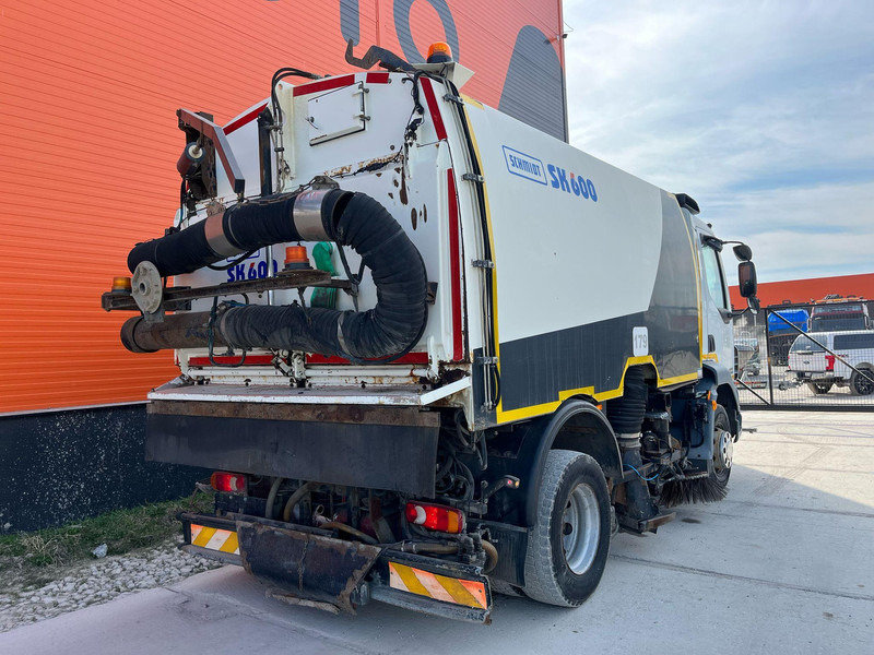 DAF LF 55.180 4x2 Schmidt SK 600 Dual LP - Utcaseprő gép: 5 kép. DAF LF 55.180 4x2 Schmidt SK 600 Dual LP - Utcaseprő gép: 5 kép.