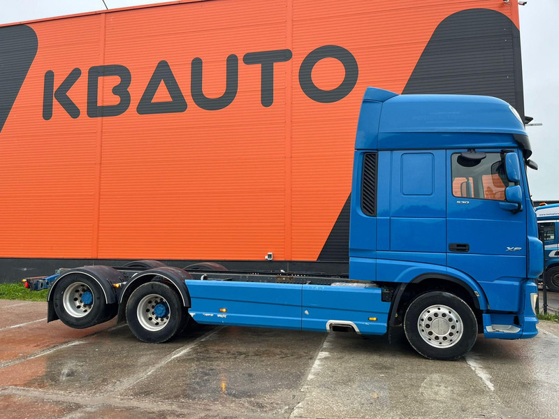 DAF XF 530 6x2 PTO / CHASSIS L=6074 mm - Alvaz teherautó: 4 kép. DAF XF 530 6x2 PTO / CHASSIS L=6074 mm - Alvaz teherautó: 4 kép.