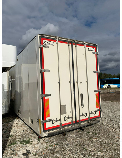 Ekeri COOLER BOX FOR MERCEDES TRUCK 7100mm / SUPRA 850 NORDIC - Hűtős felépítmény: 4 kép. Ekeri COOLER BOX FOR MERCEDES TRUCK 7100mm / SUPRA 850 NORDIC - Hűtős felépítmény: 4 kép.