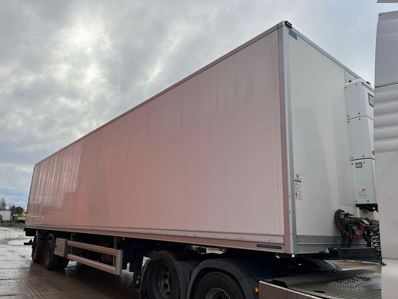 HFR SK20 THERMOKING CT15 / BOX L=13450 mm - Félpótkocsi dobozos: 2 kép. HFR SK20 THERMOKING CT15 / BOX L=13450 mm - Félpótkocsi dobozos: 2 kép.