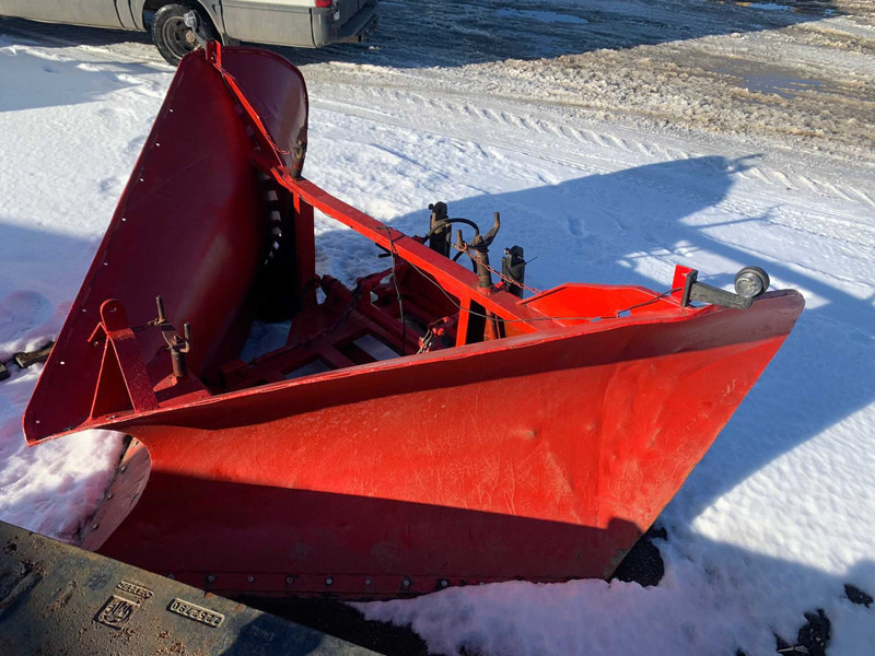 Hydraulic ARROW SNOW PLOW / LUMESAHK - Hóeltakarító gép: 2 kép. Hydraulic ARROW SNOW PLOW / LUMESAHK - Hóeltakarító gép: 2 kép.